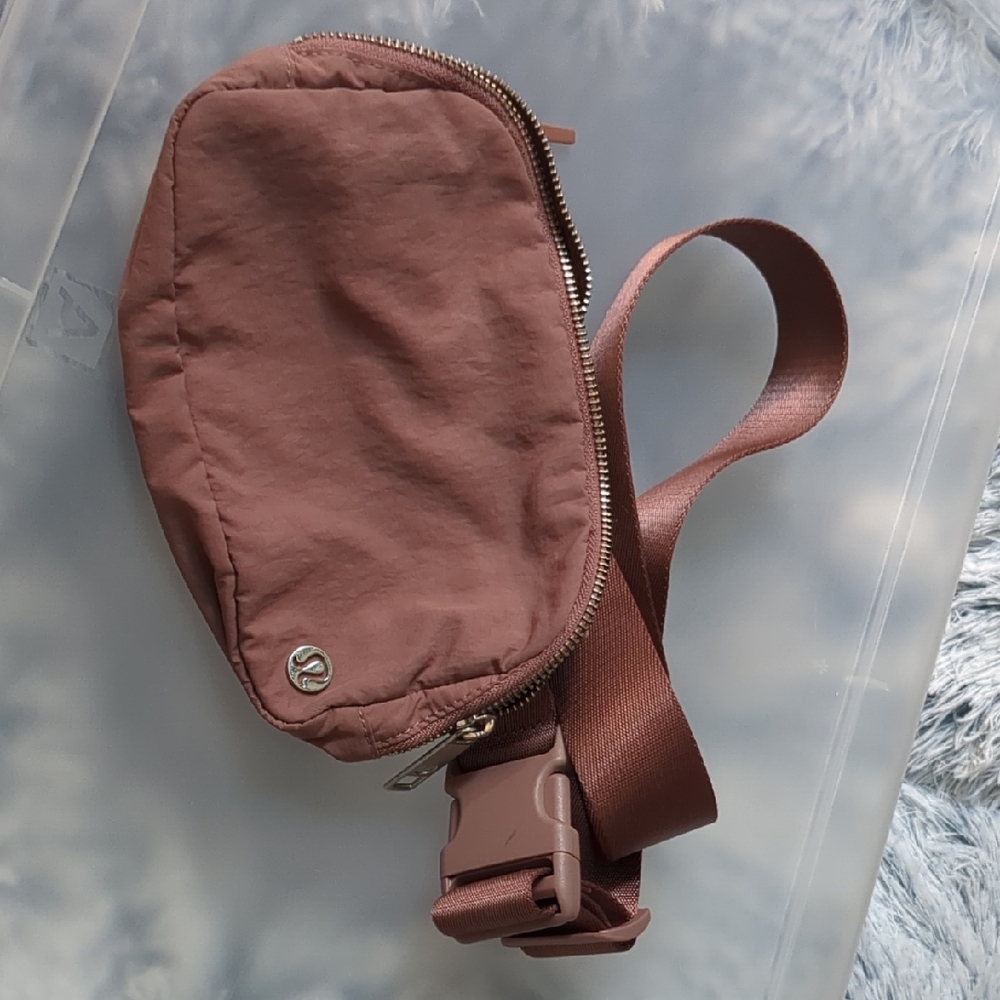 Lululemon Athletica Waist Bag In Dusty Rose. Pictures Seem More Brown